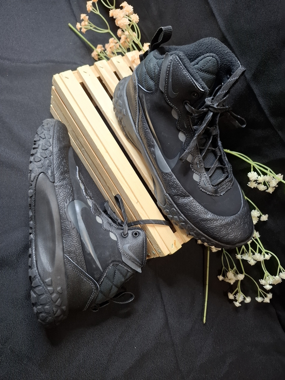 Nike Men's Black Tactical Boots - All-Weather Support